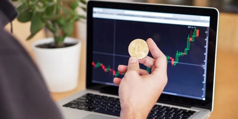 The concept of cryptocurrency trading and understanding the existing trading styles will give you very important knowledge to make money, so we'll cover the basics